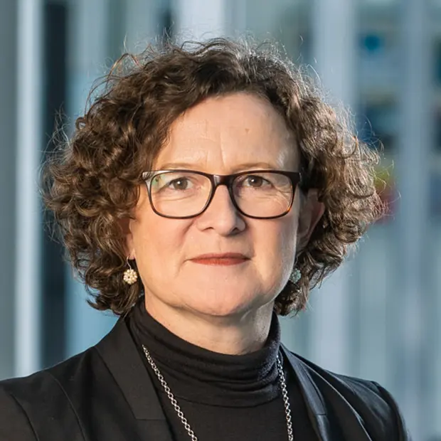 Portrait von Bettina Tabel